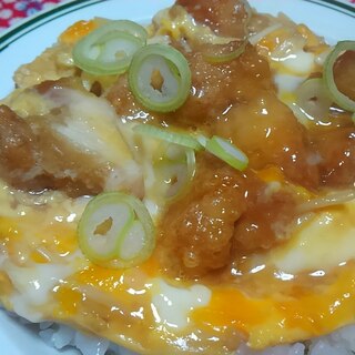 お肉に味が染みて柔らかい♪鶏の唐揚げの親子丼＊